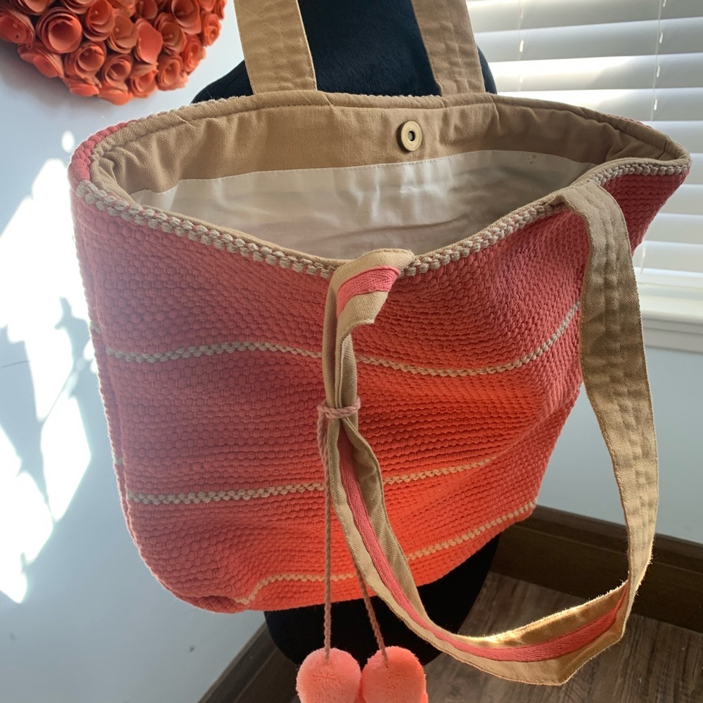Heavy bag, medium size, pocket inside zip